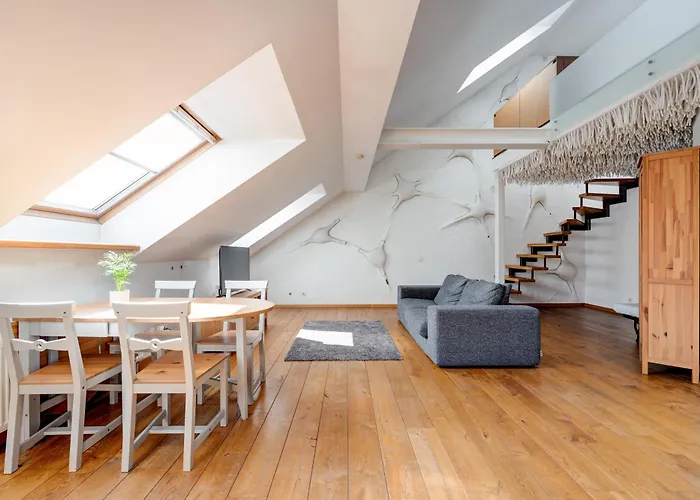 Charming Loft In Oldtown